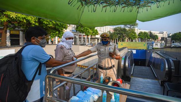 According to police, 1,837 challans were issued for mask violation on Wednesday till 4 pm.(Amal KS/HT file photo)