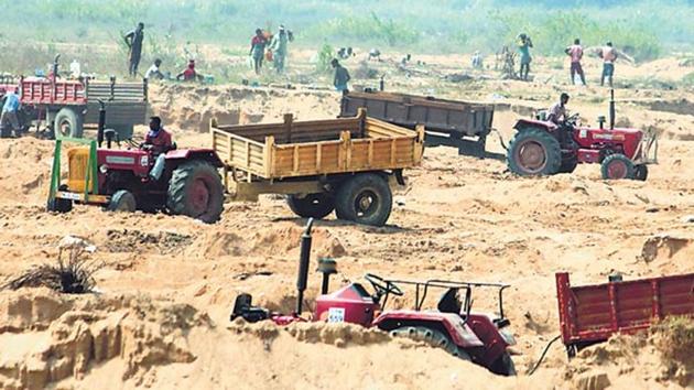 An inquiry has been ordered in the audio clip that claimed that bribe is shared with all levels of bureaucracy to protect the illegal mining mafia in Madhya Pradesh. (HT Photo/File/Representative) An inquiry has been ordered in the audio clip that claimed that bribe is shared with all levels of bureaucracy to protect the illegal mining mafia in Madhya Pradesh. (HT Photo/File/Representative)