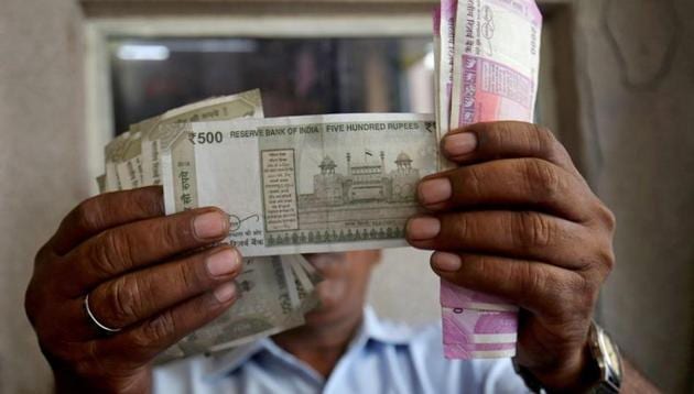 Rupee depreciates 26 paise to 73.83 against US dollar in early trade ...
