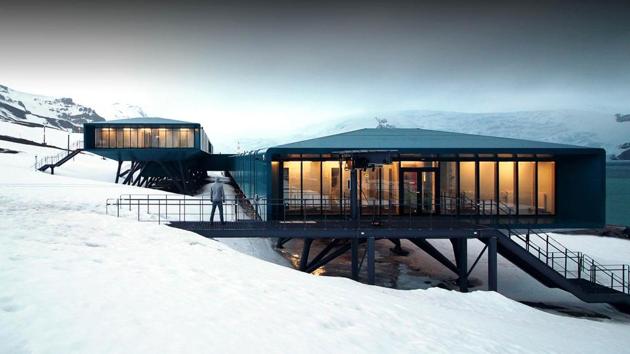 When Brazil’s base burned down in 2012, it knew it had to build bigger and better. The new Comandante Ferraz, which retains the old name and location, opened this year. It’s twice as large, with 17 labs, a heliport, cabin-style rooms and a lab to process biological samples immediately. (Courtesy Estudio 41)