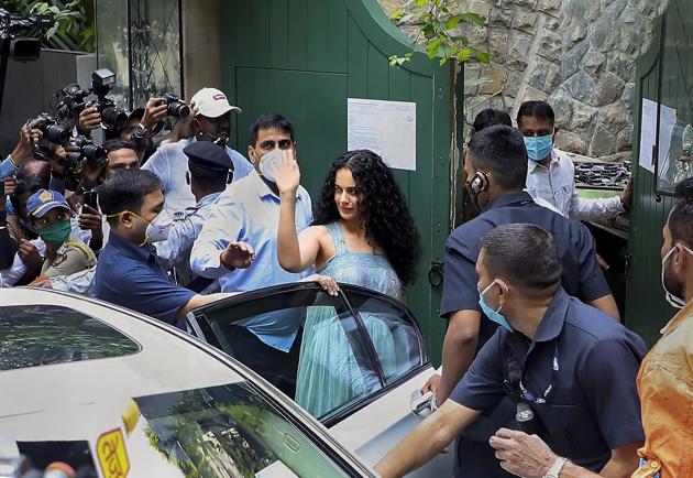 Bollywood actor Kangana Ranaut waves as she arrives at her office, where the Brihanmumbai Municipal Corporation conducted a demolition drive, at Pali Hill in Mumbai.(PTI) Bollywood actor Kangana Ranaut waves as she arrives at her office, where the Brihanmumbai Municipal Corporation conducted a demolition drive, at Pali Hill in Mumbai.(PTI)