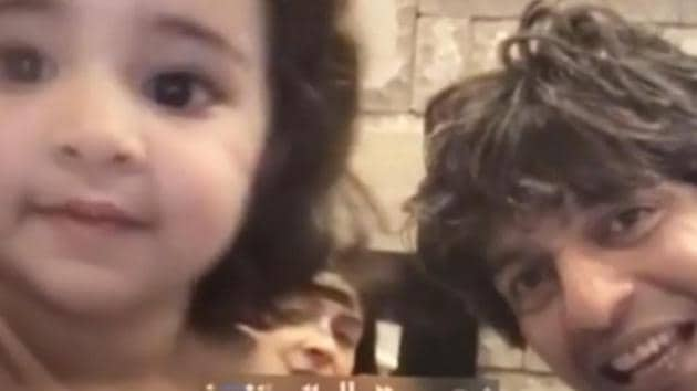 Ananya Panday posted a cute video with her father, Chunky Panday.