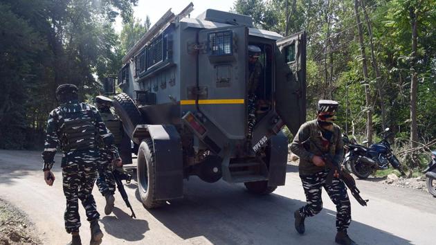 Encounter on Sunday comes two days after two Lashkar-e-Taiba (LeT) commanders were killed after a night-long encounter in Sirhama area in Bijbhera.(File photo: ANI) Encounter on Sunday comes two days after two Lashkar-e-Taiba (LeT) commanders were killed after a night-long encounter in Sirhama area in Bijbhera.(File photo: ANI)