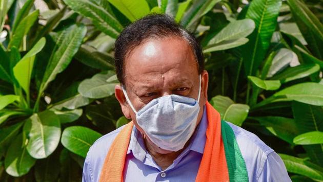 Union health minister Harsh Vardhan at BJP HQ in New Delhi, Friday.(PTI) Union health minister Harsh Vardhan at BJP HQ in New Delhi, Friday.(PTI)