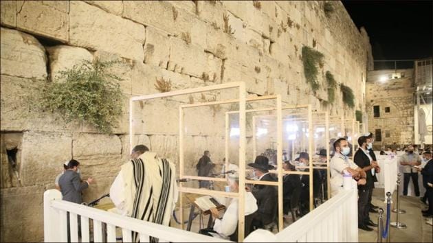 Israel halts festive celebrations on Yom Kippur, the holiest day in the Jewish calendar(Twitter/YiddishNews)