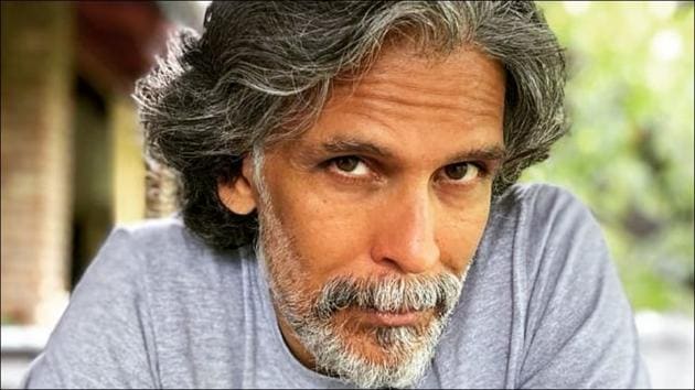 Milind Soman raises the bar of flexibility goals, balances body weight in complex position(Instagram/milindrunning) Milind Soman raises the bar of flexibility goals, balances body weight in complex position(Instagram/milindrunning)