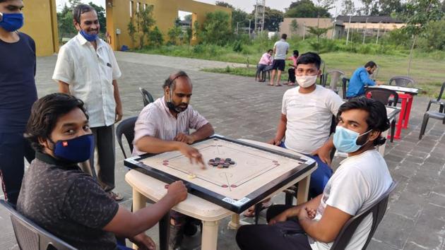 People playing carrom at the Covid Centre at Balnagri, Bhosari.(HT PHOTO)