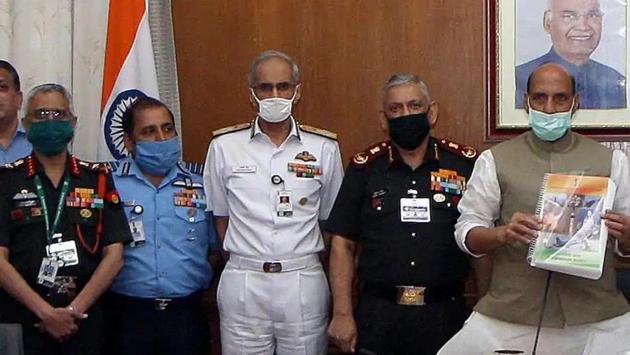 Defence Minister Rajnath Singh, Air Force Chief Air Chief Marshal RKS Bhadauria, Chief of Defence Staff (CDS) General Bipin Rawat, Chief of the Naval Staff Admiral Karambir Singh and Chief of the Indian Army M.M Naravane during the unveiling of the new Defence Acquisition Procedure (DAP)-2020 Document, in New Delhi on Monday. (ANI) Defence Minister Rajnath Singh, Air Force Chief Air Chief Marshal RKS Bhadauria, Chief of Defence Staff (CDS) General Bipin Rawat, Chief of the Naval Staff Admiral Karambir Singh and Chief of the Indian Army M.M Naravane during the unveiling of the new Defence Acquisition Procedure (DAP)-2020 Document, in New Delhi on Monday. (ANI)