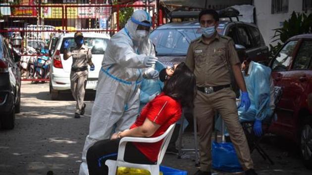 Civic officials partially attribute the surge to increased testing capacity in the last month.(Sanchit Khanna/HT Photo) Civic officials partially attribute the surge to increased testing capacity in the last month.(Sanchit Khanna/HT Photo)