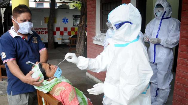 Over 1.7 million samples have been tested so far for Covid-19 in the state, the bulletin said.(Bharat Bhushan/HT file photo) Over 1.7 million samples have been tested so far for Covid-19 in the state, the bulletin said.(Bharat Bhushan/HT file photo)