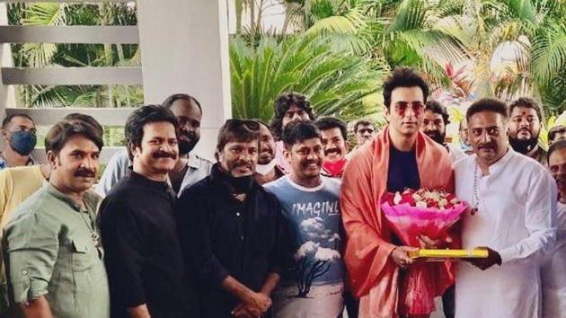 Sonu Sood being felicitated on sets of Alluidu Audrs.