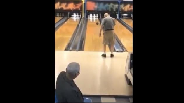 The clip shows the man walking carefully up to a lane and releasing the ball.(Twitter/@RexChapman) The clip shows the man walking carefully up to a lane and releasing the ball.(Twitter/@RexChapman)