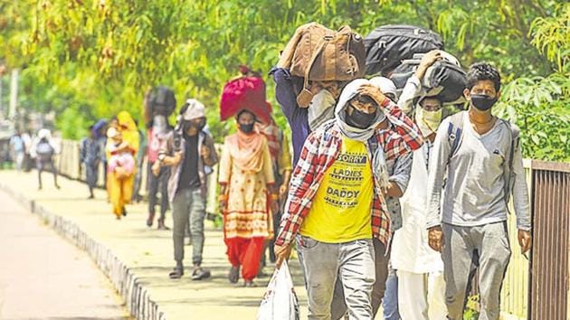 Almost 19 lakh migrant workers are spread across 38 districts of Bihar.(HT Fle PHOTO) Almost 19 lakh migrant workers are spread across 38 districts of Bihar.(HT Fle PHOTO)