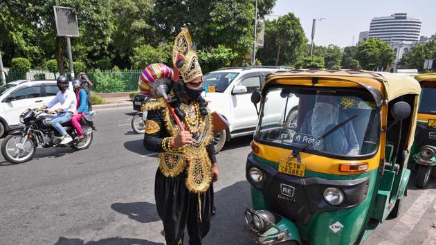 A man dressed as Hindu mythical figure ‘Yamraj’ during a campaign organised by the Delhi Police to raise awareness on Covid-19 safety protocols at Connaught Place in New Delhi on September 28. According to the health ministry, India has witnessed close to 100 per cent increase in recoveries in the past month. (Biplov Bhuyan / HT Photo) A man dressed as Hindu mythical figure ‘Yamraj’ during a campaign organised by the Delhi Police to raise awareness on Covid-19 safety protocols at Connaught Place in New Delhi on September 28. According to the health ministry, India has witnessed close to 100 per cent increase in recoveries in the past month. (Biplov Bhuyan / HT Photo)
