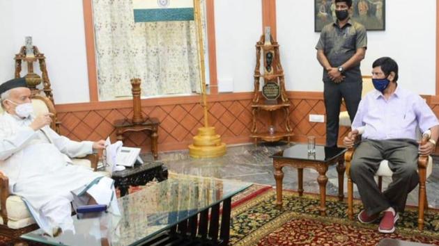 Maharashtra Governor Bhagat Singh Koshyari with Union minister Ramdas Athawale.(@RamdasAthawale/Twitter Photo) Maharashtra Governor Bhagat Singh Koshyari with Union minister Ramdas Athawale.(@RamdasAthawale/Twitter Photo)