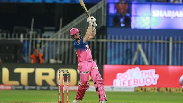 IPL 2020: Steve Smith takes the aerial route(Rajasthan Royals/Twitter)