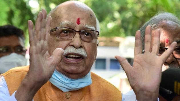 Senior BJP leader LK Advani, one the accused in Babri mosque demolition case, addresses media after the verdict by the special CBI court, outside his residence in New Delhi.(PTI)