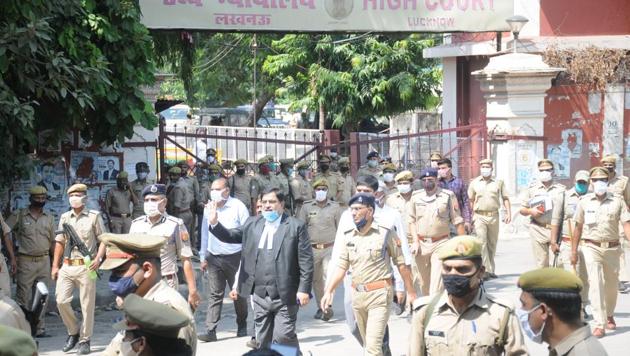 Lawyers arrive to address the media after a verdict was pronounced by special CBI court in the 1992 Babri Mosque Demolition Case, in Lucknow on Wednesday .(HT PHOTO) Lawyers arrive to address the media after a verdict was pronounced by special CBI court in the 1992 Babri Mosque Demolition Case, in Lucknow on Wednesday .(HT PHOTO)