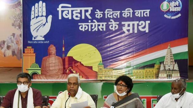 Congress leader Sadanand Singh (second from left) addressing a press conference at Sadaquat Ashram in Patna on Tuesday.(Santosh Kumar/HT Photo)