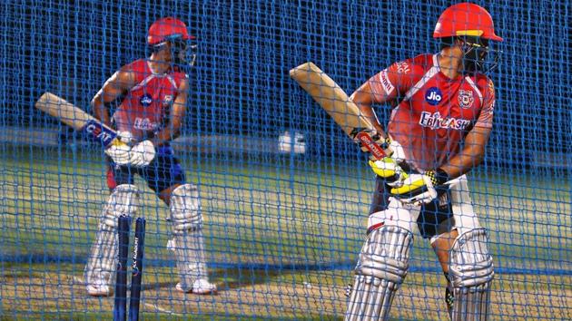 IPL 2020 KXIP v MI: Mayank Agarwal (L) and Karun Nair in the nets(Kings XI Punjab/Twitter)