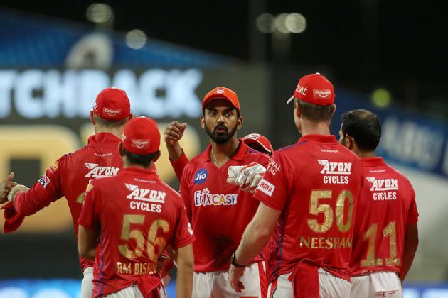 KL Rahul guides his team. (IPL/Twitter)