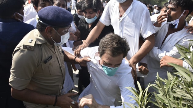 Nationalist Congress Party (NCP) leader Sharad Pawar slammed the “reckless” behaviour of the police and called the incident “extremely condemnable”. (Hindustan) Nationalist Congress Party (NCP) leader Sharad Pawar slammed the “reckless” behaviour of the police and called the incident “extremely condemnable”. (Hindustan)