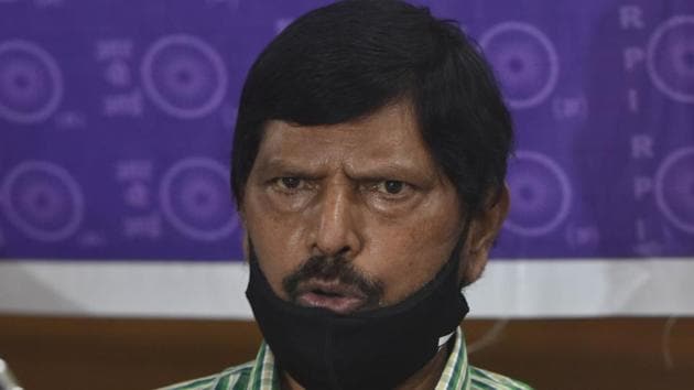 Union minister Ramdas Athawale addressing the media on Bihar Assembly election in Patna on Wednesday (Photo by Parwaz Khan / Hindustan Times)