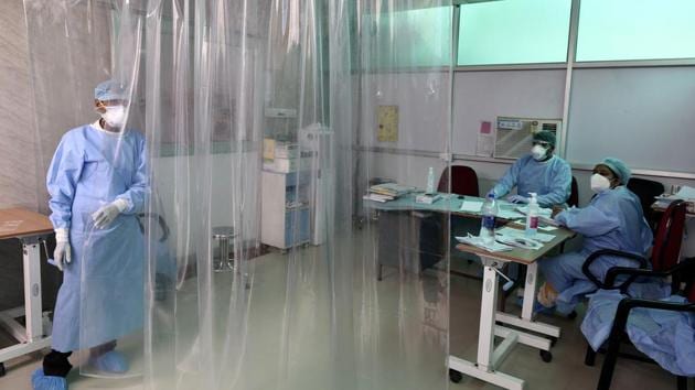 A view inside a Covid-19 testing ward at Ram Manohar Lohia Hospital, in Gomti Nagar, Lucknow, Uttar Pradesh, India, Wednesday, 2020.(Photo by Dheeraj Dhawan / Hindustan Times)