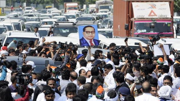 Congress workers gathered at DND Flyover before the party members’ Hathras visit in Noida on October 1. The Lucknow Bench of the Allahabad High Court on October 1 summoned top government and police officers of Uttar Pradesh to assess their handling of the Hathras case. The court said that it was taking suo moto cognisance of the case as the alleged incidents around the case have “shocked our conscience.” (Sunil Ghosh / HT Photo) Congress workers gathered at DND Flyover before the party members’ Hathras visit in Noida on October 1. The Lucknow Bench of the Allahabad High Court on October 1 summoned top government and police officers of Uttar Pradesh to assess their handling of the Hathras case. The court said that it was taking suo moto cognisance of the case as the alleged incidents around the case have “shocked our conscience.” (Sunil Ghosh / HT Photo)