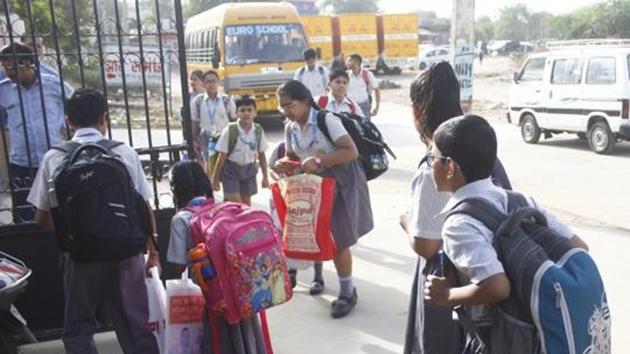 A few months after the state government implemented the policy of making Marathi compulsory in schools across the state, it has now constituted a committee to ensure its implementation.(Yogendra Kumar/HT file)