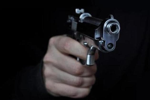 Shooting a gun in night (Getty Images/iStockphoto) Shooting a gun in night (Getty Images/iStockphoto)