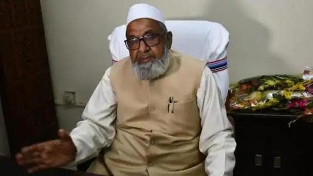 The 73-year-old JMM leader, who had undergone open heart surgery about two years back, was admitted to Medanta on September 23 after he tested Covid-19 positive.(HINDUSTAN HINDI.)