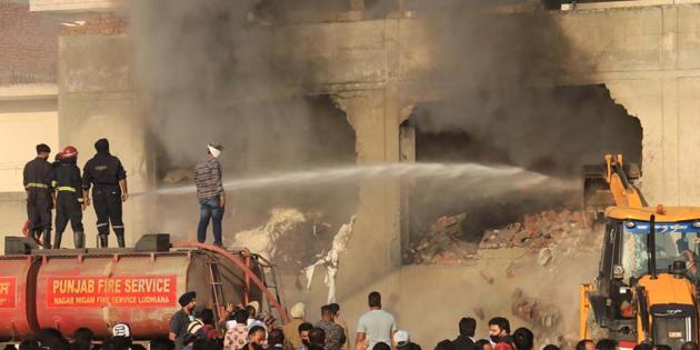 Firefighters trying to control the fire that broke out in a factory at Chattha Colony on Bahadurke Road in Ludhiana on Saturday. Firefighters trying to control the fire that broke out in a factory at Chattha Colony on Bahadurke Road in Ludhiana on Saturday.