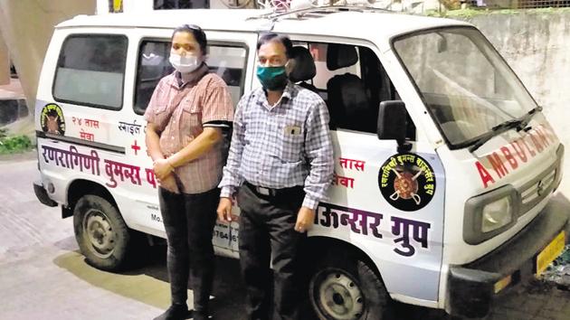 Deepa and Deepak Parab have converted their van into an ambulance and are helping underprivileged people reach the hospital on time without paying any charges. (HT PHOTO) Deepa and Deepak Parab have converted their van into an ambulance and are helping underprivileged people reach the hospital on time without paying any charges. (HT PHOTO)