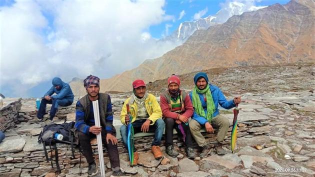 A group of Uttarakhand youths involved in the ISRO-sponsored project in one of the alpine meadows in the state. (HT Photo) A group of Uttarakhand youths involved in the ISRO-sponsored project in one of the alpine meadows in the state. (HT Photo)