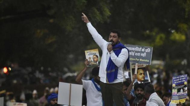 Bhim Army chief Chandrashekhar Azad addresses protesters at the citizens’ protest to demand justice for Hathras Dalit victim, at Jantar Mantar, in New Delhi.(Biplov Bhuyan/Hindustan Times)