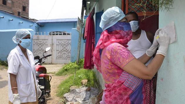The daily detection of Covid-19 cases in the state is on the decline as Jharkhand, after a hiatus of more than one month, has been reporting less than 1,000 cases for the last two days.(HT PHOTO.)