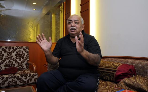 Poet Munawwar Rana in Indore (Photo by Amit K Jaiswal/ Hindustan Times)