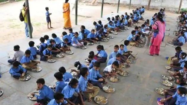 Essential nutritional programmes, such as mid-day meals and the Integrated Child Development Services (ICDS), ground to a halt during the lockdown, the rights body said, increasing risks for already vulnerable communities. (HT File photo)