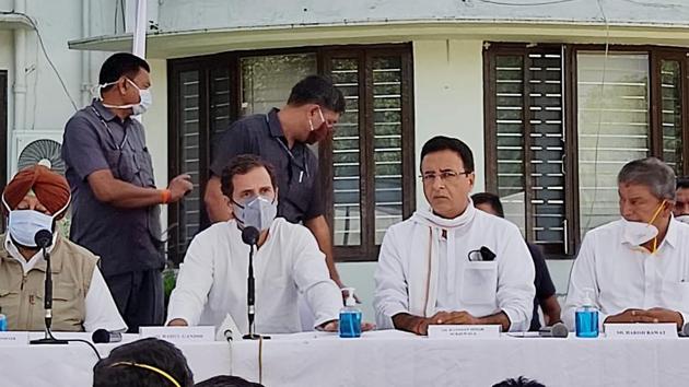 (L-R) Punjab CM Capt. Amrinder Singh, Congress leaders Rahul Gandhi and Randeep Singh Surjewala during a press conference over the Farm Bills issue, in Patiala. (ANI) (L-R) Punjab CM Capt. Amrinder Singh, Congress leaders Rahul Gandhi and Randeep Singh Surjewala during a press conference over the Farm Bills issue, in Patiala. (ANI)