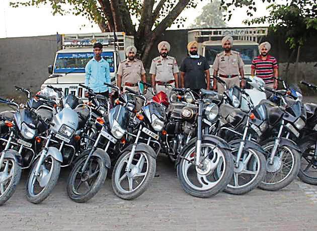 Police with the recovered vehicles in Khanna on Tuesday. (HT photo) Police with the recovered vehicles in Khanna on Tuesday. (HT photo)