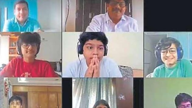 Screengrabs of online inter-house quiz competitions organised by St Mary’s High School (ICSE), Mazagaon, for Classes 7 and 8 (left) and Classes 9 and 10 (right).(HT)