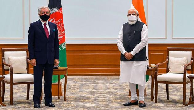 Prime Minister Narendra Modi with the head of Afghan peace council Abdullah Abdullah during the latter's five day visit to India as part of the efforts to build a regional consensus and support for the Afghan peace process.(PTI)