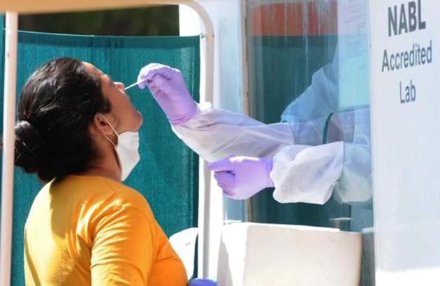 A total of 3.02 lakh samples have been tested in Ludhiana till now. (Keshav Singh/HT) A total of 3.02 lakh samples have been tested in Ludhiana till now. (Keshav Singh/HT)