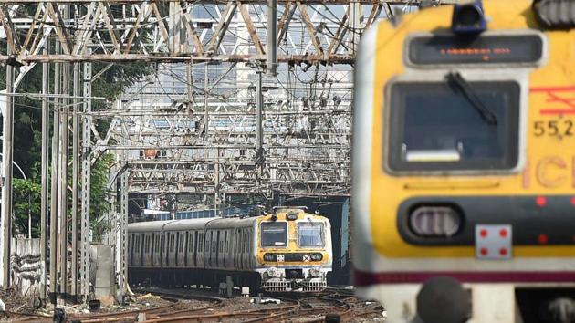 Mum Pune Special Trains In Place Of Dq Indrayani Hindustan Times The distance is about 192 kms, the trains might take 3 and half hours to 5 hours to reach you from pune to mumbai.