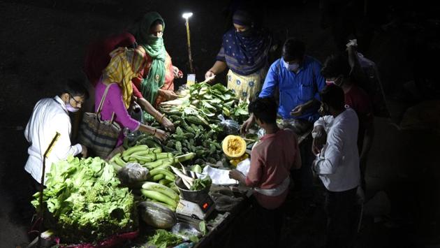 The share of agriculture workers in the total workforce of the country has come down from 69.9% in 1951 to 54.6% in 2011 according to the Census. In the corresponding period, the share of agriculture as part of the Gross Domestic Product (GDP) output has declined from 51.9% to 14.4%(Parveen Kumar/HTphoto)