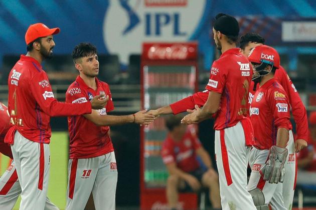 Dubai: Kings XI Punjab players celebrate the wicket of Sunrisers Hyderabad batsman David Warner during the Indian Premier League 2020 cricket match, at Dubai International Cricket Stadium, in Dubai, Thursday, Oct. 8, 2020. (PTI Photo/Sportzpics for BCCI)(PTI08-10-2020_000250B) (PTI)
