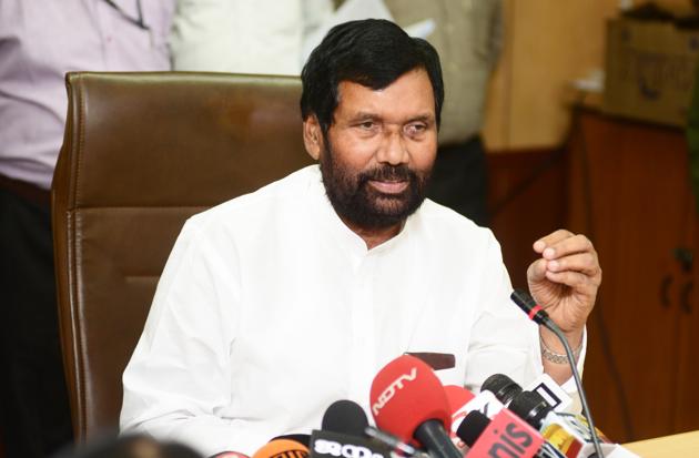 Ramvilas Paswan, Minister for Consumer affairs,food, and Public distribution, addressing a press conference at Krishi Bhavan in New Delhi, India. Union Minister and founder of Lok Janshakti Party (LJP) leader Ram Vilas Paswan passed away on October 8, 2020 following illness. He was 74. (Phot by Ramesh Pathania/ MINT Archive)