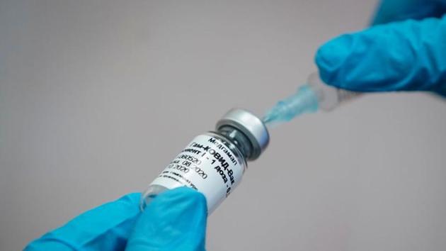 A nurse prepares Russia's "Sputnik-V" vaccine for inoculation in a post-registration trials stage at a clinic in Moscow.(REUTERS) A nurse prepares Russia's "Sputnik-V" vaccine for inoculation in a post-registration trials stage at a clinic in Moscow.(REUTERS)