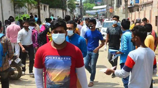 Students after taking JEE exam in Patna, Bihar. (Santosh Kumar/HT File Photo ) Students after taking JEE exam in Patna, Bihar. (Santosh Kumar/HT File Photo )